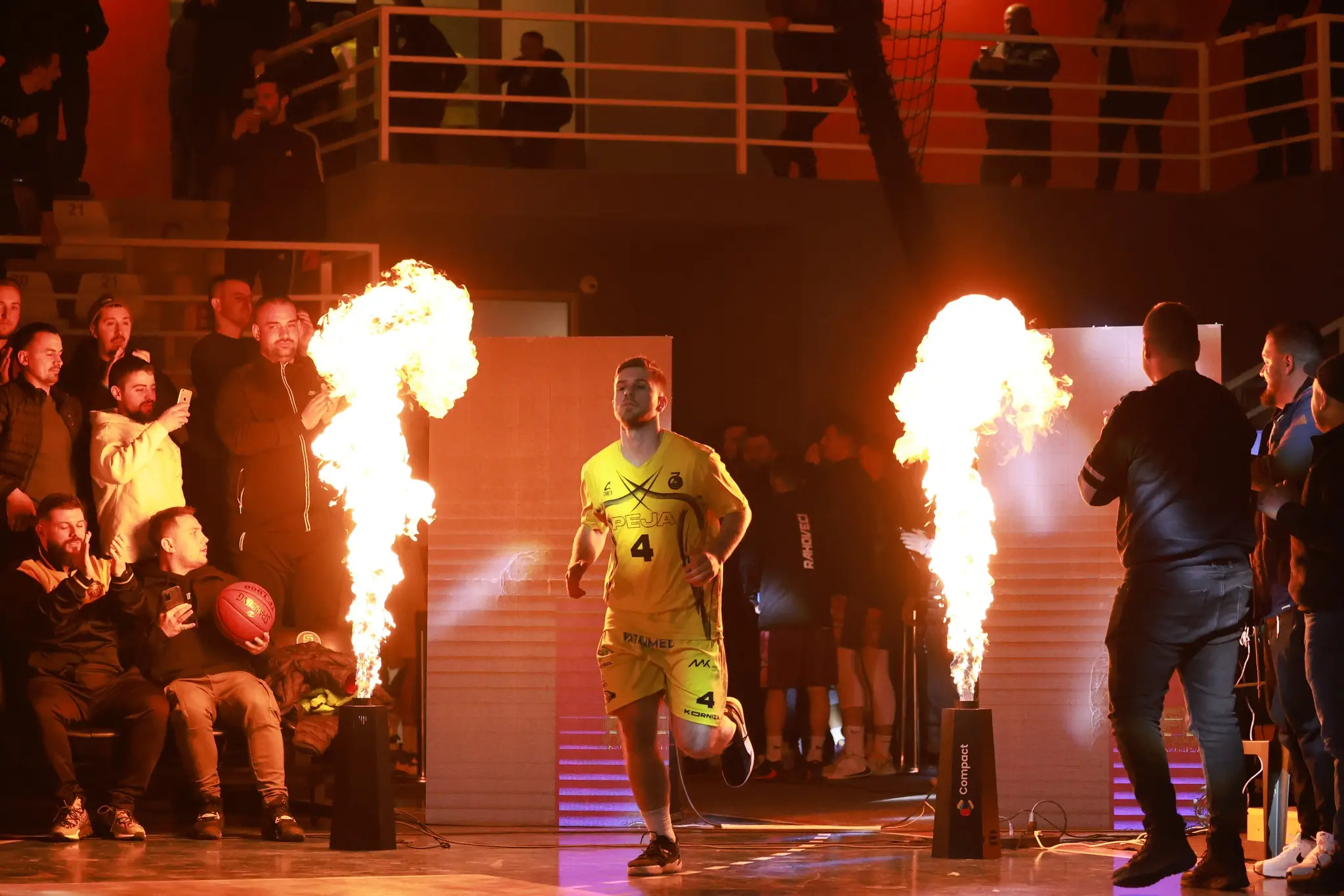 Pamje nga ndeshja Peja-Rahoveci